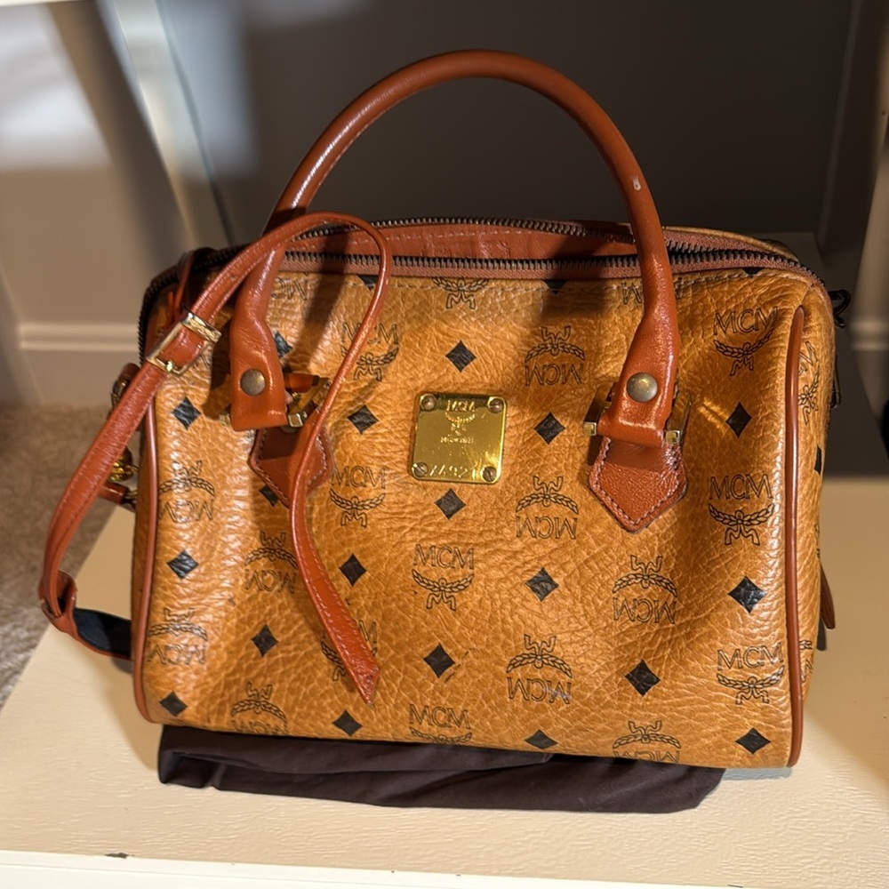 Authentic MCM Shoulder Bag With Wallet. #X4921 Vintage, Beautiful. - Picture 16 of 16
